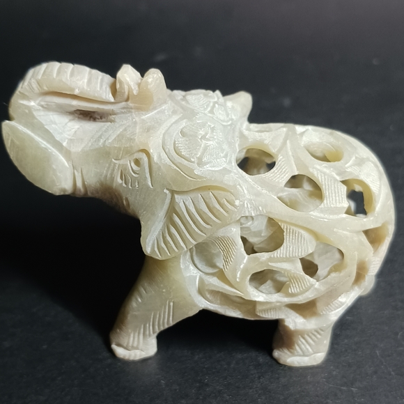 2.5" Hand Carved Soap Stone Elephant Figure With baby Inside - Picture 6 of 10